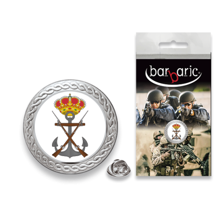 Pin Barbaric plata. borde biselado.20mm