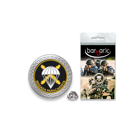 Pin Barbaric plata. borde biselado.20mm