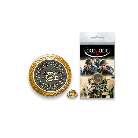 Pin Barbaric oro. borde biselado. D:20mm