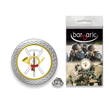 Pin Barbaric plata. borde biselado.20mm