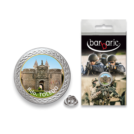 Pin Barbaric plata. borde biselado.20mm