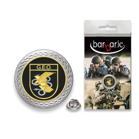 Pin Barbaric plata. borde biselado.20mm