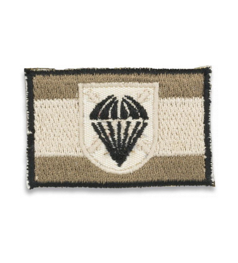 Bandera España gris con logo BRIPAC