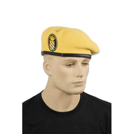 BOINA AMARILLA. EMBLEMA UME. TALLA 57