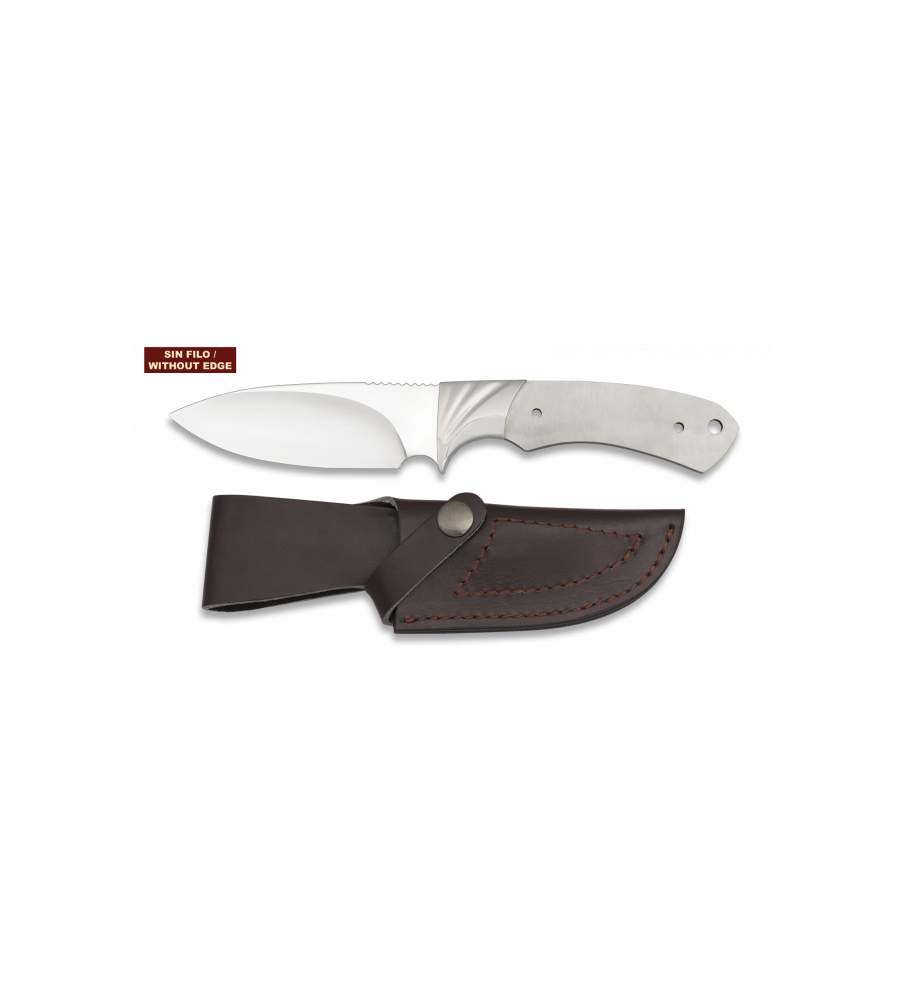 Cuchillo. Total 22.3 cm. C/Funda